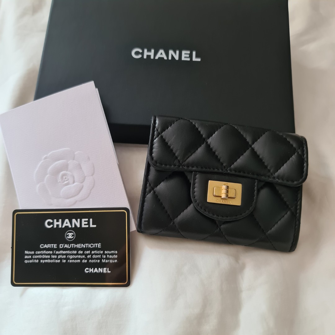 ❗️SOLD❗️Chanel XL cardholder wallet