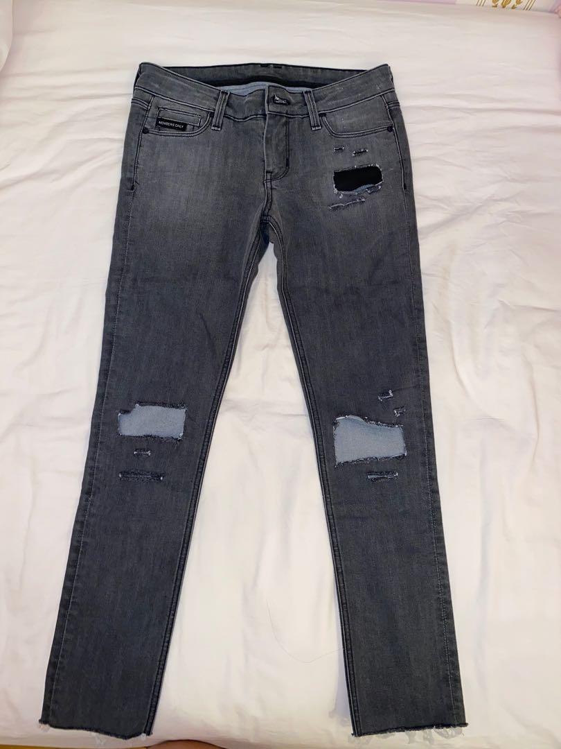 Member's Only Grey ripped jeans, Women