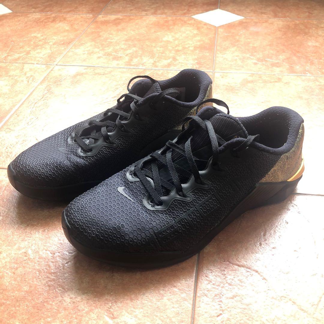 Descenso repentino trabajo Mala fe Nike Metcon 5 Medal Strong (Black x Gold), Women's Fashion, Footwear,  Sneakers on Carousell