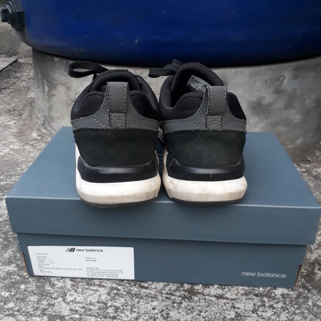 New Balance 009 Black Sneakers Fesyen Pria Sepatu Sneakers di