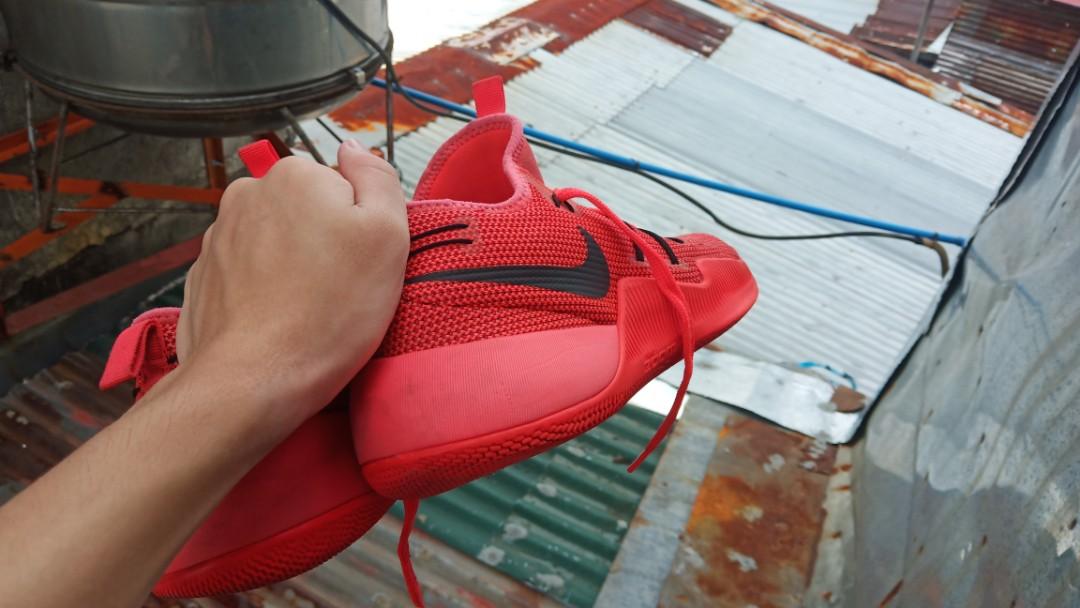 Nike store hypershift red