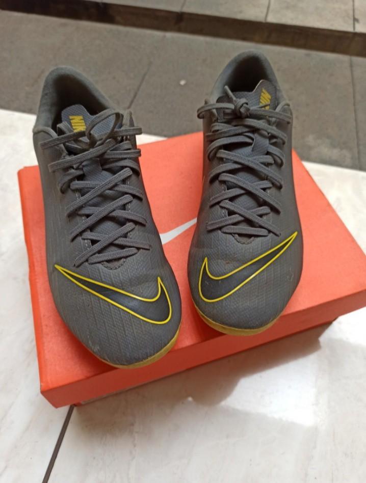 Nike Mercurial Vapor 12 Academy MG Dark Grey GS FG JR Original, Olah Raga,  Perlengkapan Olahraga Lainnya di Carousell