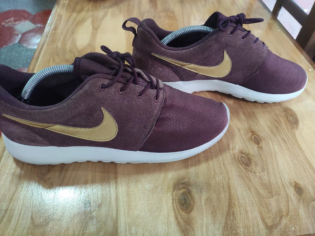 Roshe One Suede Mahogany/ Metallic Gold-Light Brown, Men's Fashion, Footwear, Slippers & on Carousell