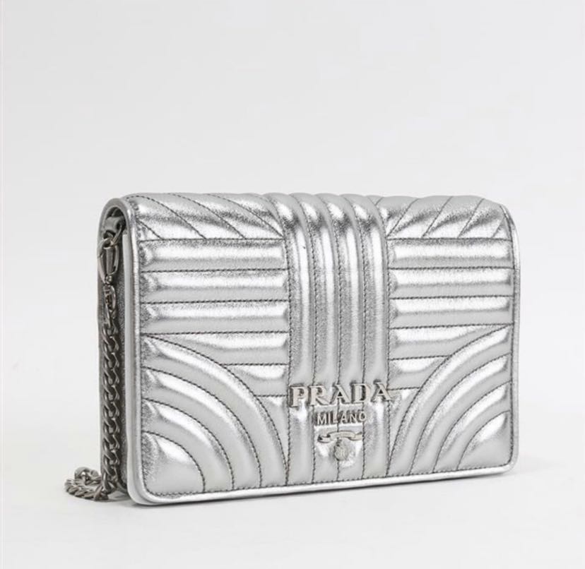 prada nappa impunture diagramme sling bag