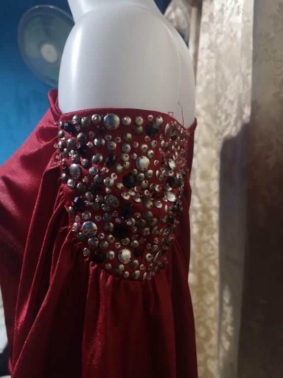 Red Blouse (Category: Blouses) located in Antipolo. Submitted by jessearing (Listing ID 1025753290, Image 2). Description: Balikbayan box from Italy random brands selling it for cheaper price. Kuha kana besh! 🙂 .