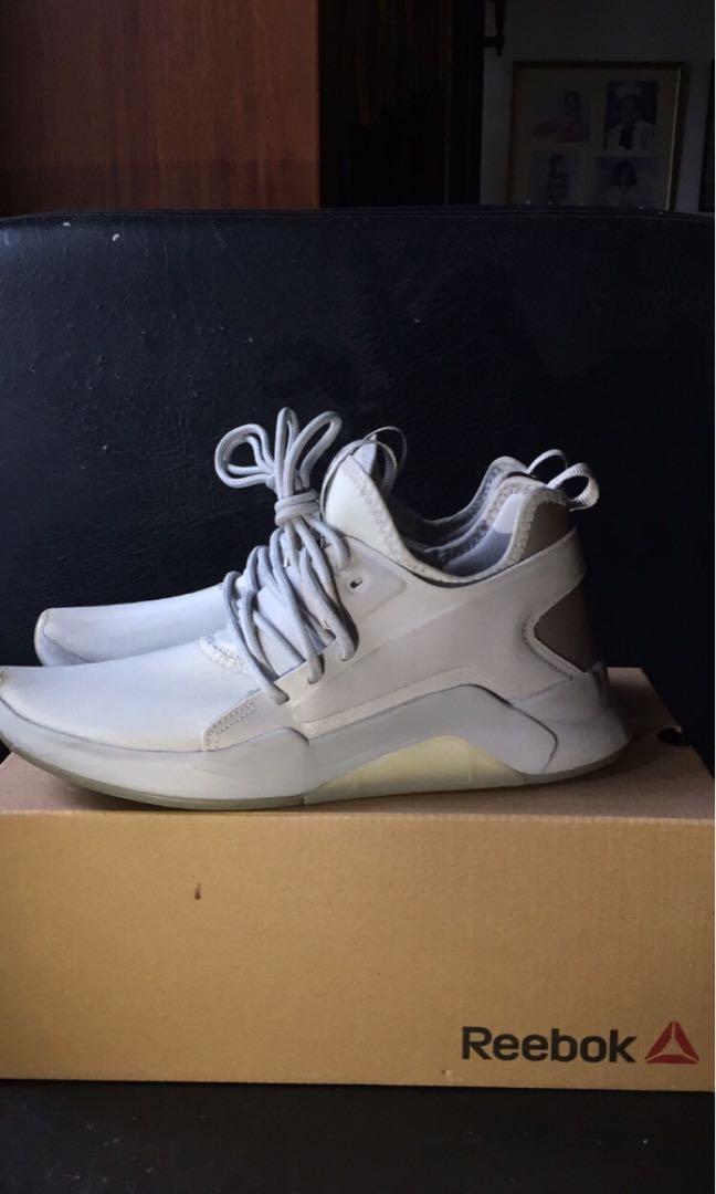 Reebok Guresu 2.0 Women s Fashion Footwear Sneakers on Carousell