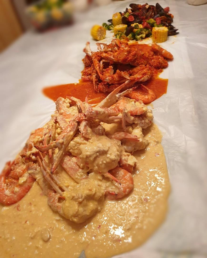 SHELL OUT (Category: Packaged & Instant Food) located in Singapore. Submitted by norazrina.ismail (Listing ID 1025629599, Image 1). Description: Couple set @ $60 nett. (Recommended for small families ard 2-3pax) Family set @ $130 nett. (Recommended for bigger families ard 5-6pax) Delivery available at $20 islandwide. Self collect at Tampines. To confirm order, kindly paynow full amount to 90068415. Thank you for your support. Pobably one of the b