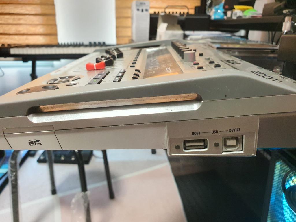 Zoom r24 Recorder Interface Controller Sampler, Hobbies & Toys, Music