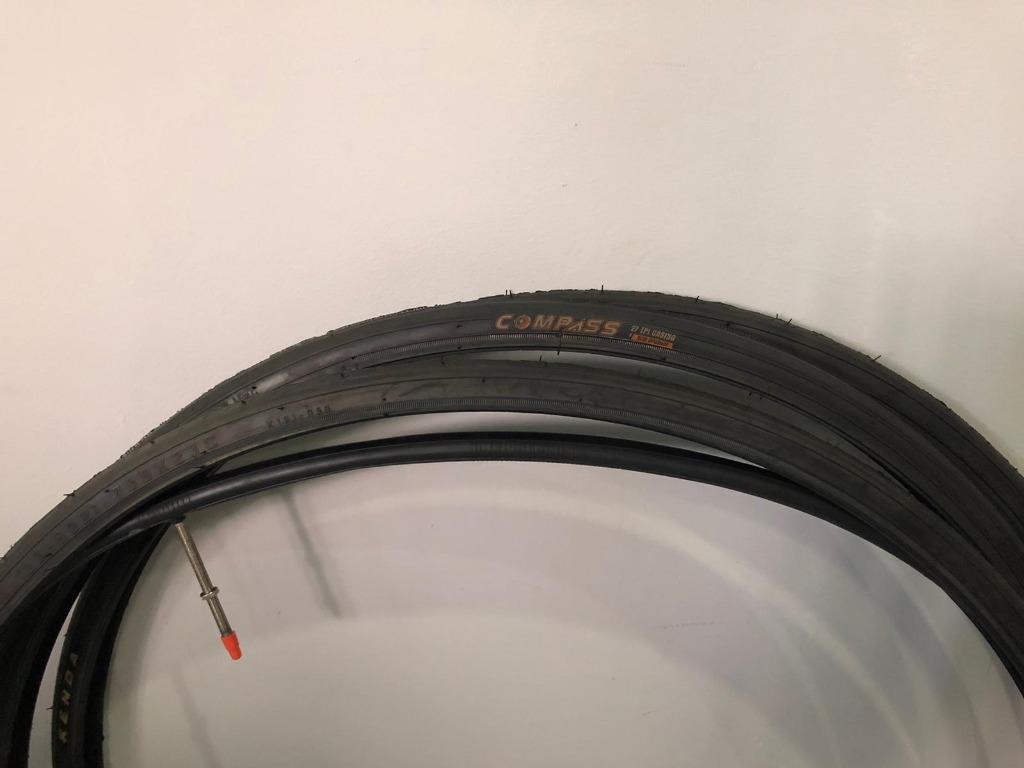 700 23c tire
