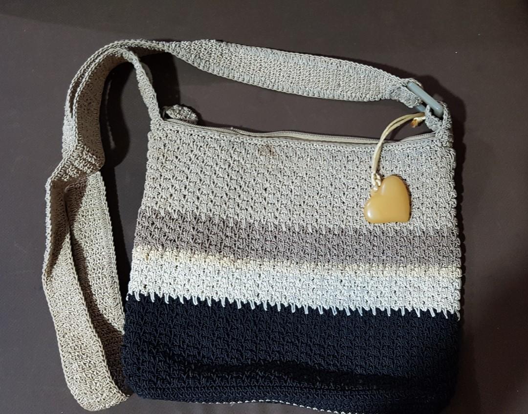 💯% Liz Claiborne Sling Bag (Category: Cross-body Bags) located in Mandaluyong City. Submitted by anythingcanbeuse (Listing ID 1032075420, Image 1). Description: Authentic Liz Claiborne Sling Bag color: brown/black.