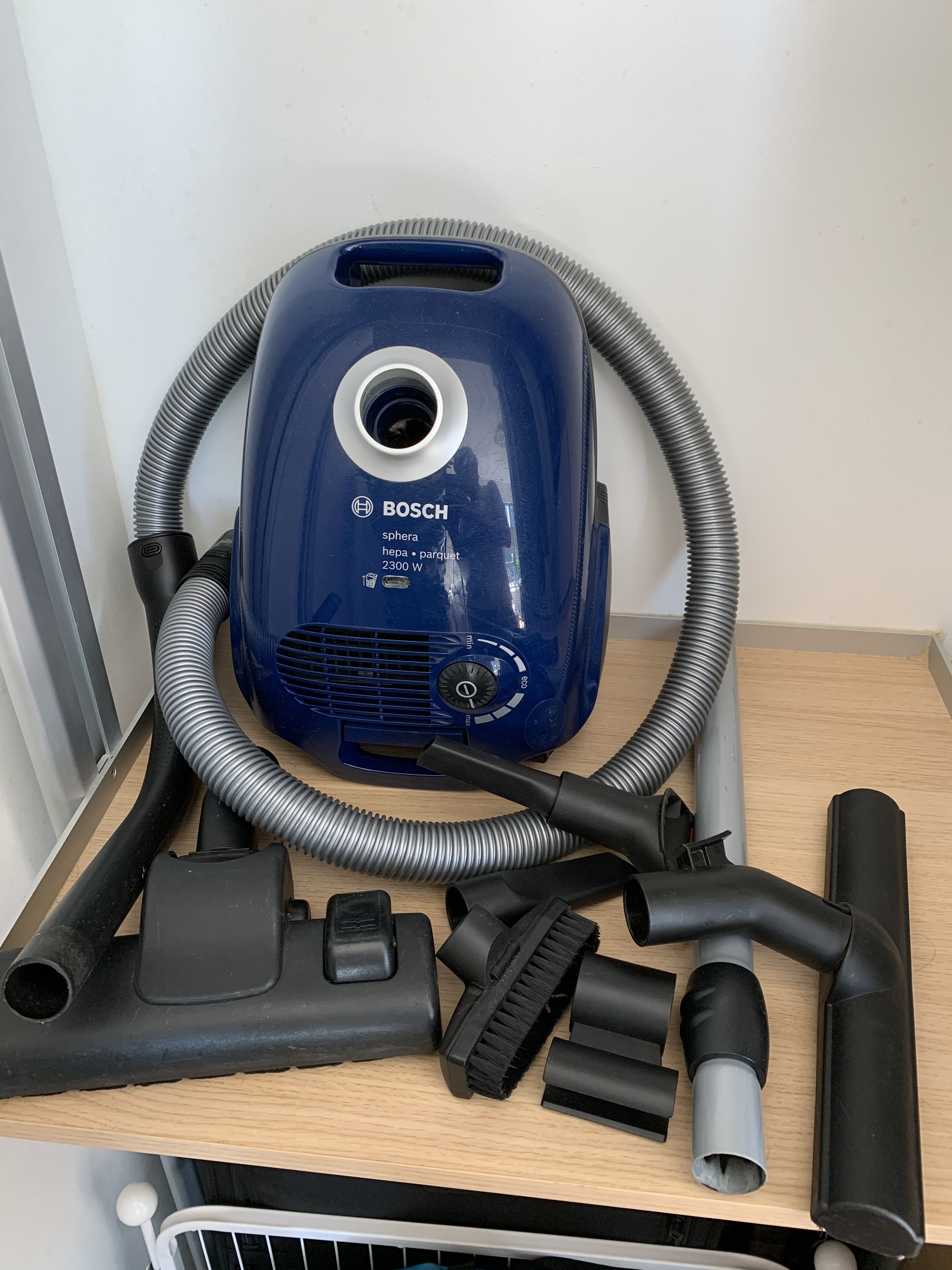 Nogen nå glans Bosch Sphera 2300w Hepa Parquet Hoover, TV & Home Appliances, Vacuum  Cleaner & Housekeeping on Carousell