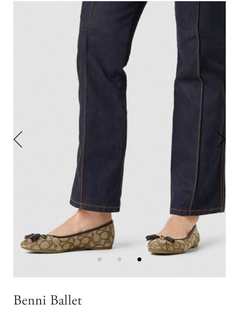 Coach clearance signature flats