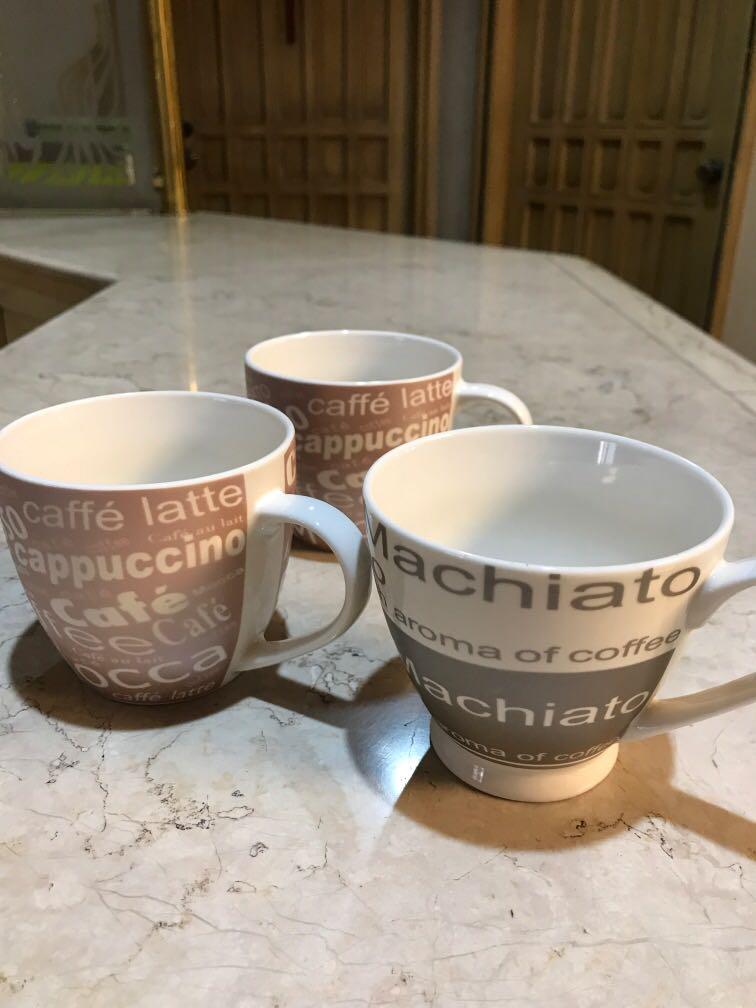 Coffee mug set of 3 (Category: Coffee Machines & Makers) located in Manila. Submitted by nmpc116 (Listing ID 1031940423, Image 1). Description: Price for set of 3 3 inch height 3.5 inch diameter.