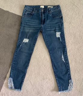 (Category: ) located in . Submitted by aynsal (Listing ID 1031941468, Image 1). Description: .