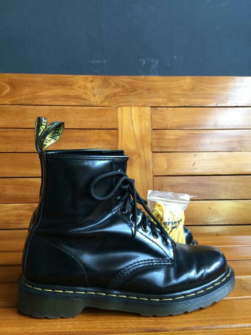 Dr. martens 1460 black smooth, Fesyen Pria, Sepatu , Sepatu Boot