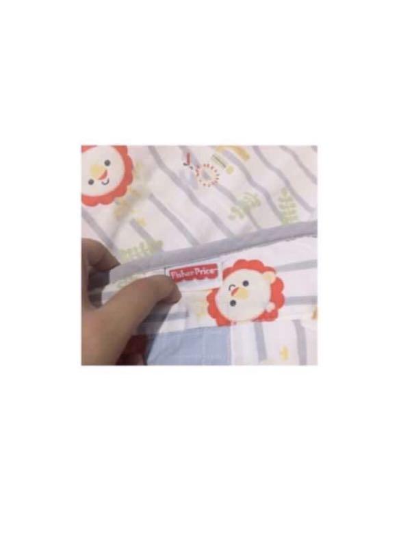 Fisher-Price Baby Comforter 🛌💤 (Category: Cots & Cribs) located in Bulacan. Submitted by emjay_17 (Listing ID 1031935516, Image 2). Description: Swipe 👉🏻 to see the measurements ⭐️ Expect a bit high in shipping delivery as it cannot fit in a pouch..