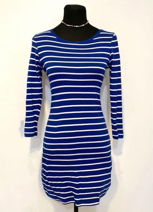 Forever 21 Blue Striped Dress (Category: Dresses) located in Quezon City. Submitted by shopMD (Listing ID 1027188102, Image 2). Description: 💕 Forever 21 Blue Striped Dress 😍 💕 Form fitting 🥰.