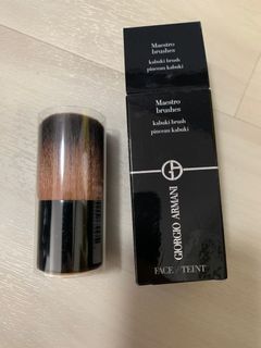 armani kabuki brush