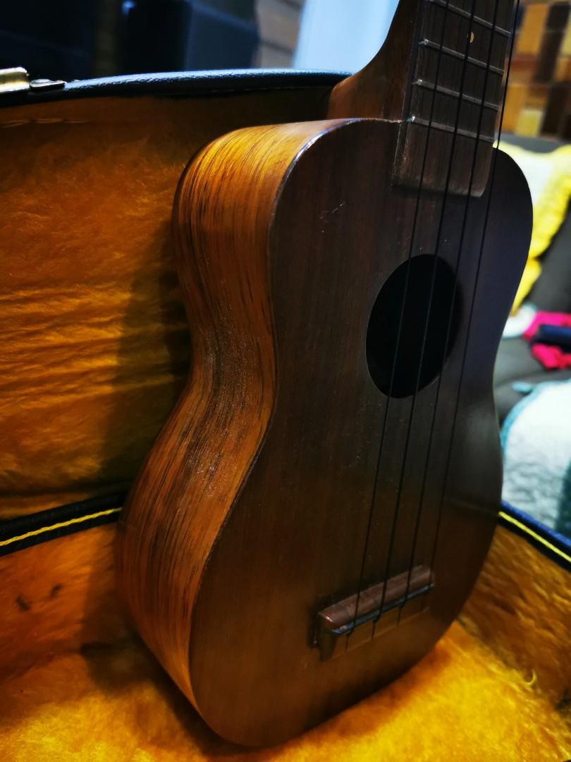 Kamaka ukulele hand crafted (Category: Musical Instruments) located in Paranaque City. Submitted by tegtegs (Listing ID 1032043399, Image 2). Description: New arrival Kamaka ukulele handcrafted 45k With case Vintage high end model(hawaian) With minor scratches Lakas ng tunog solid panalo....... 👍Payment thru cash, bank transfer, gcash or in any remittance center 🚚We do shipping👍via lalamove and transportify ✈️🚢🚆We also ship nation wide, dipe