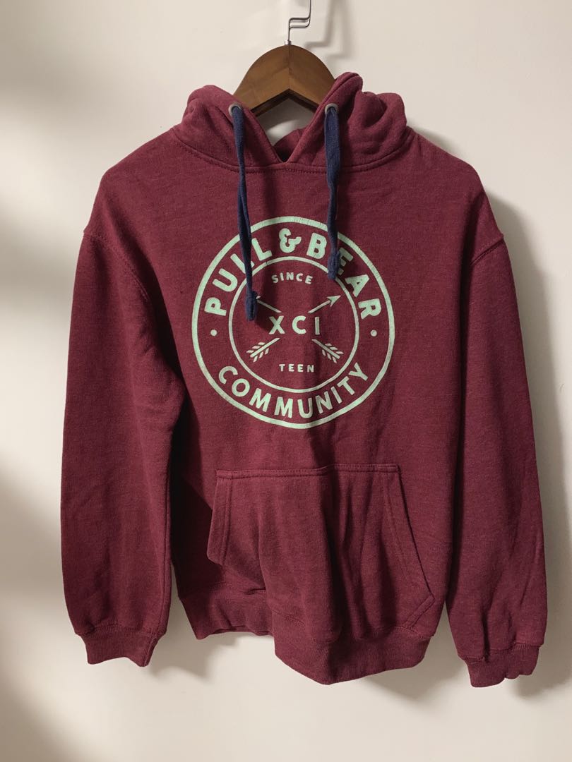 pull and bear maroon hoodie