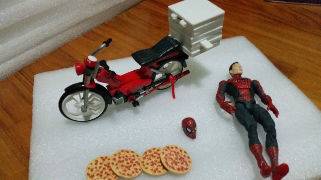 pizza scooter spiderman