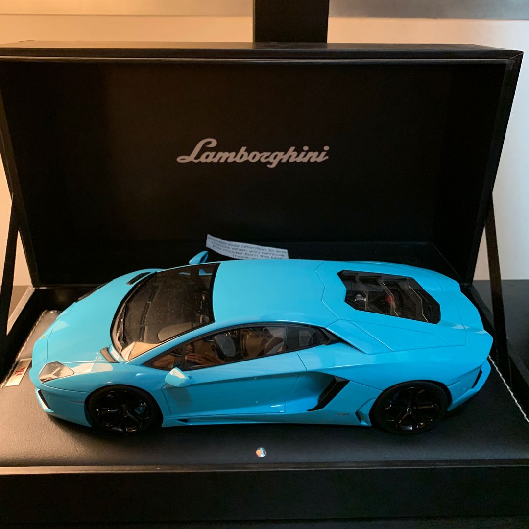 MR 1/18 Lamborghini Aventador LP700-4 Coupe in Turquoise Baby Blue, Hobbies  & Toys, Toys & Games on Carousell