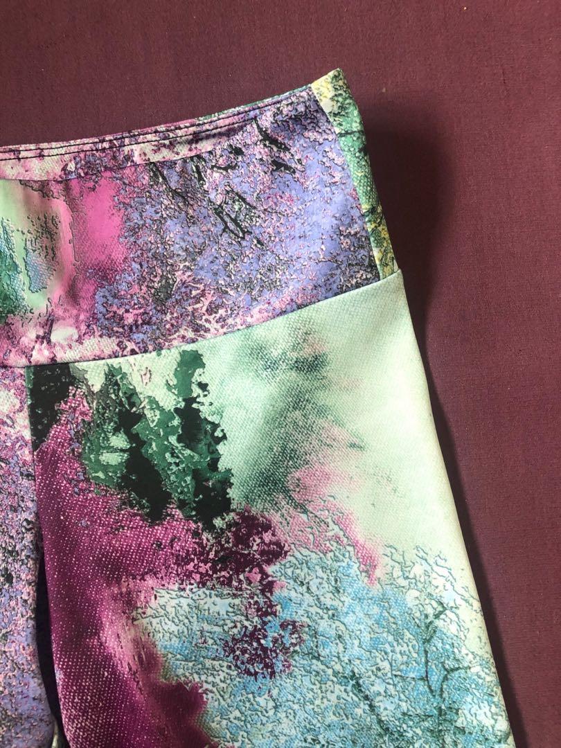 Onzie Leggings (Category: Activewear) located in Pasay City. Submitted by v_nav (Listing ID 1031925527, Image 2). Description: Bought for 3k+ in certified calm. Size XS but comfortably fits S. Can be used in any activity but best use for yoga. Like new condition. .