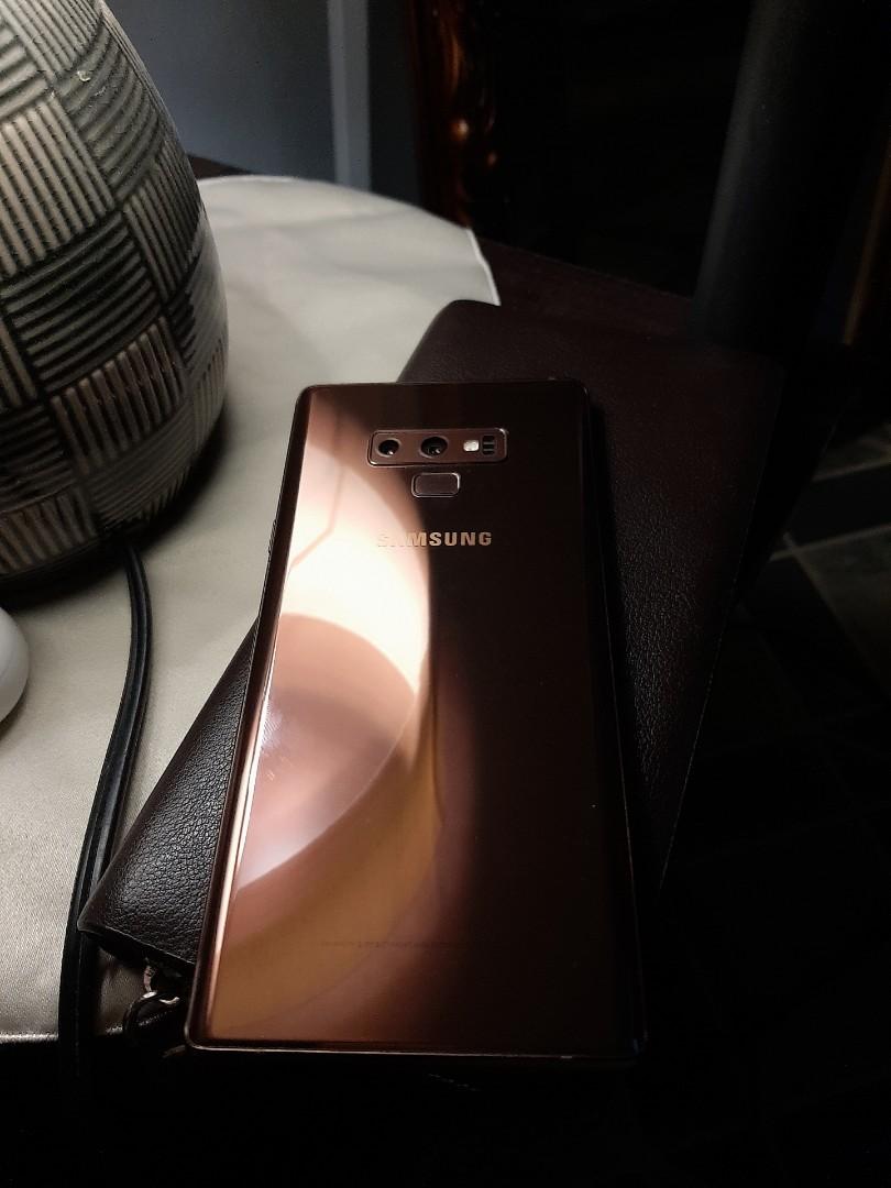 Samsung note 9 (Category: Samsung) located in Makati City. Submitted by hannyacloset (Listing ID 1032098252, Image 1). Description: magbasa po cash on delivery by lalamove and grab no dents,no scratches,no issues! battery health 98% good with charger,headset and pin ejector no box. rfs: medical expenses.