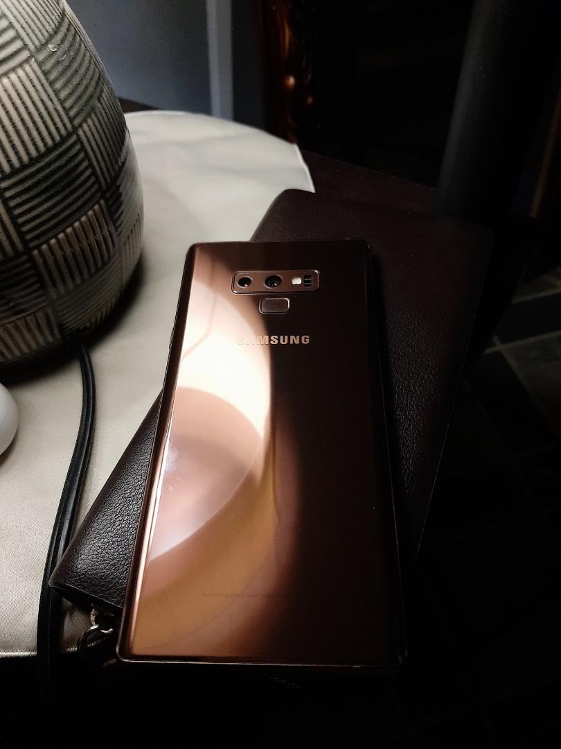 Samsung note 9 (Category: Samsung) located in Makati City. Submitted by hannyacloset (Listing ID 1032098252, Image 3). Description: magbasa po cash on delivery by lalamove and grab no dents,no scratches,no issues! battery health 98% good with charger,headset and pin ejector no box. rfs: medical expenses.