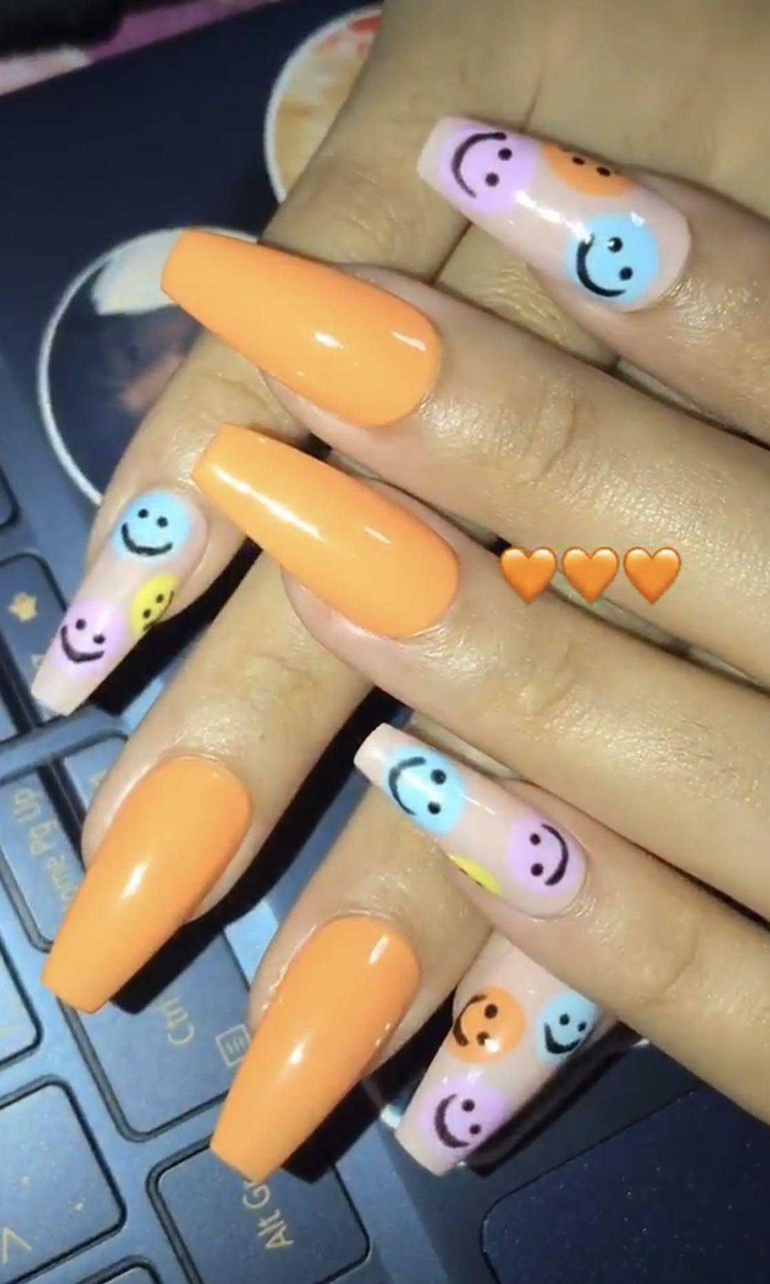 Smiley Face Press On Nails Health Beauty Hand Foot Care On Carousell These press on nails hava nail covers and have thick padded pads. smiley face press on nails