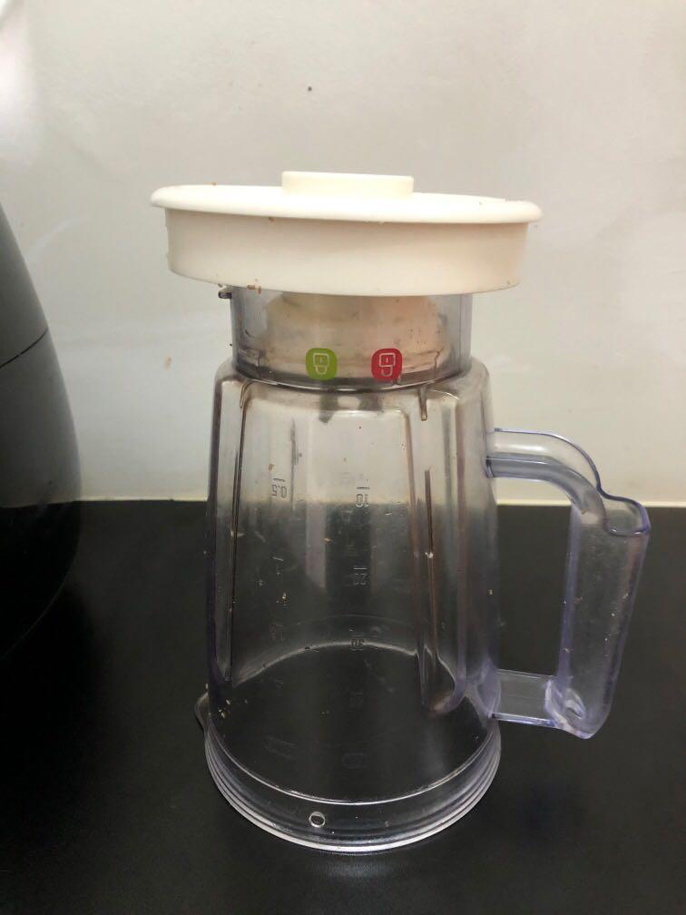 Tefal blender (Category: Juicers, Blenders & Grinders) located in Klang. Submitted by sofiestashy (Listing ID 1031887849, Image 2). Description: Need to reserve by 31 august Leaving Malaysia after that Will clean up well.