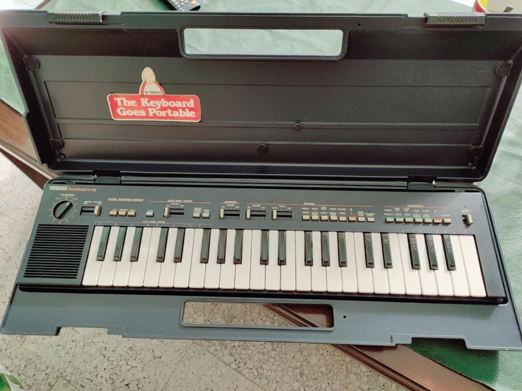 Yamaha PortaSound PS-400 Portable Keyboard with Hard Case and 3rd party  power adapter