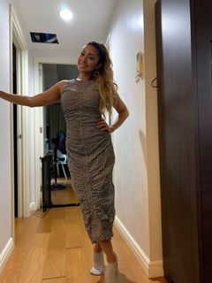(Category: ) located in . Submitted by avbcloset (Listing ID 1031994571, Image 1). Description: .