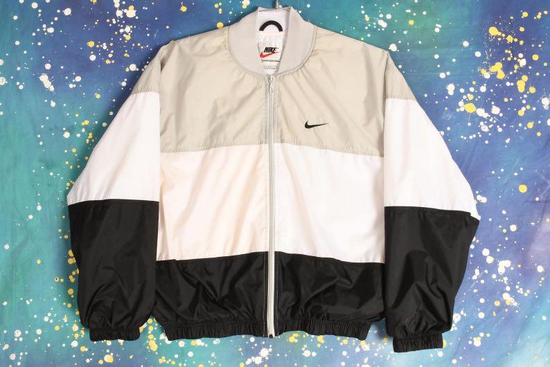 90s Vintage Nike Windbreaker Coats, Jackets and Outerwear on Carousell
