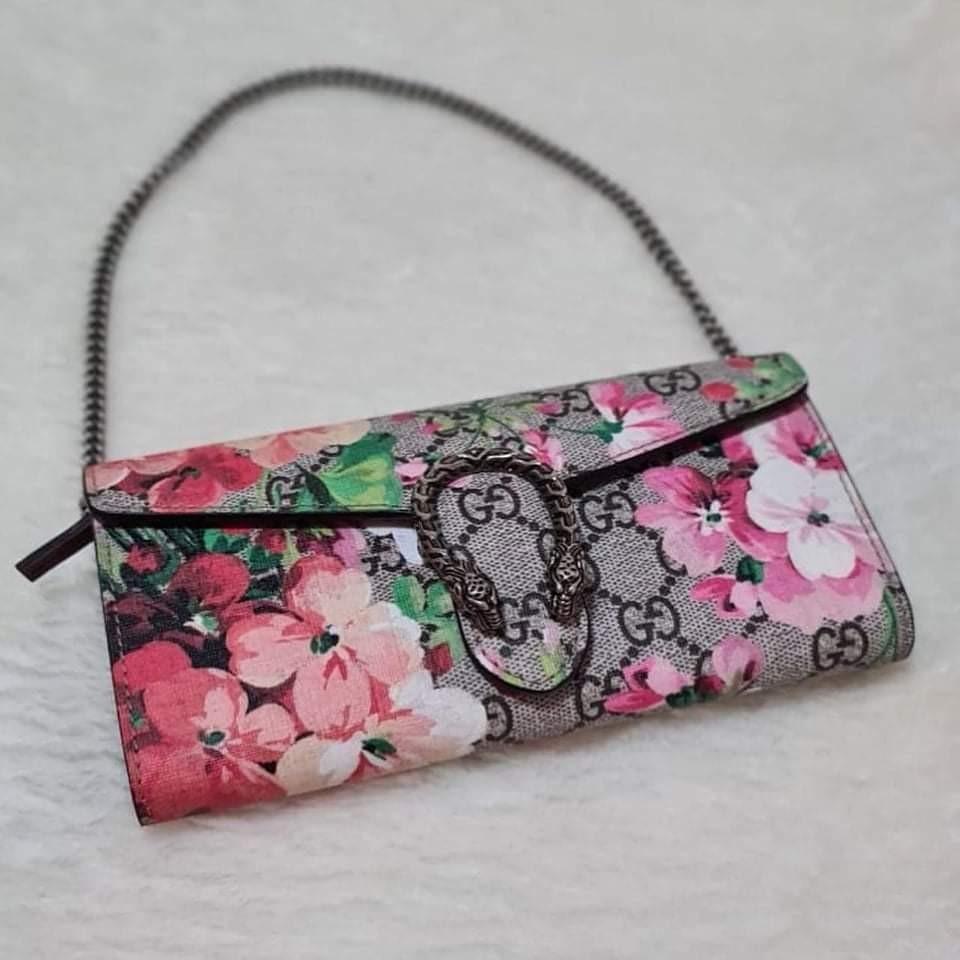 gucci dionysus blooms wallet on chain