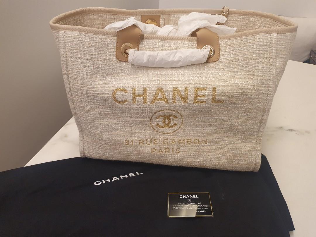 Brand new large Chanel 2018 Deauville tote bag with Samorga organizer