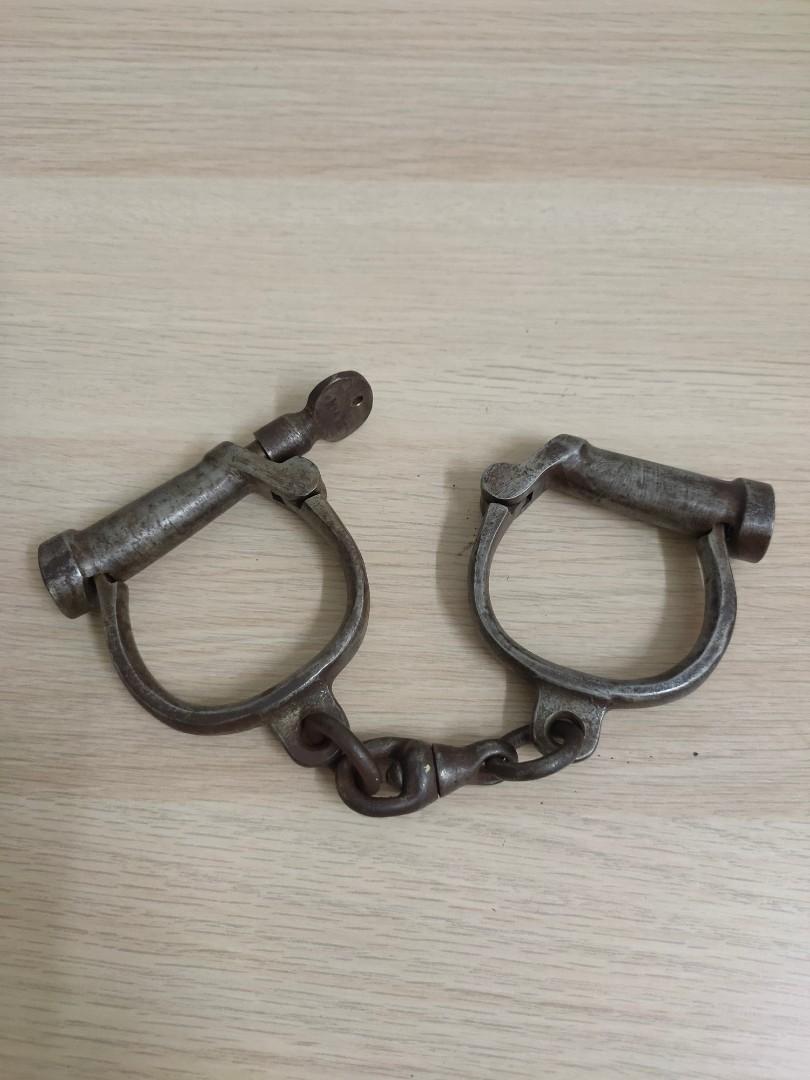 Hiatt handcuffs vintage Hobbies Toys Collectibles