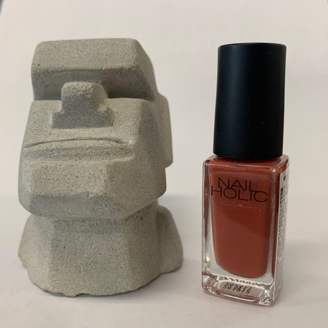 Nail Holic 指甲油 泰奶色 大地色 乾燥玫瑰色BR319 BR311, 香水、美妝、保養, 美甲、手部保養在旋轉拍賣