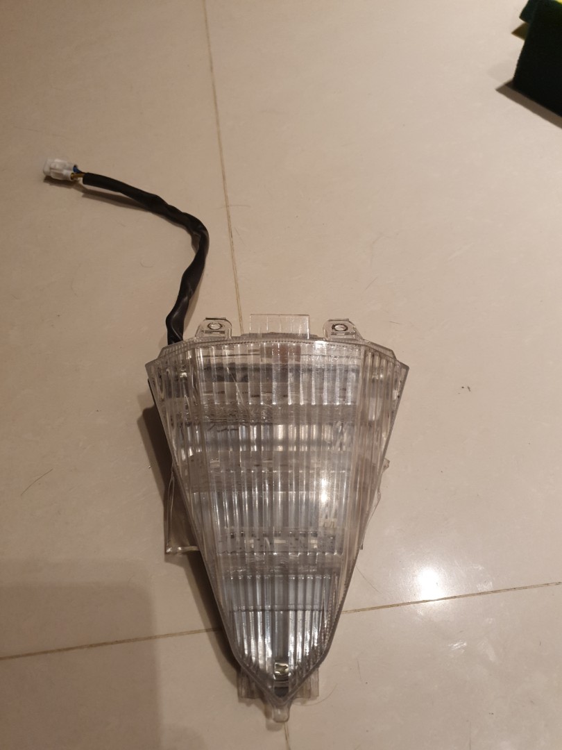 R15 v2 online tail light