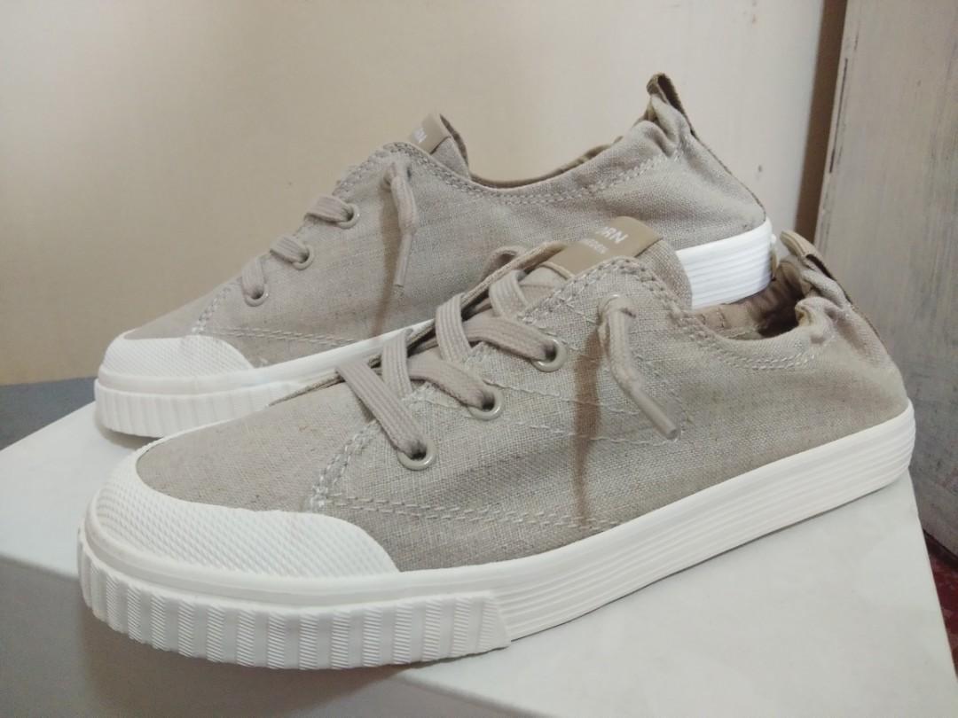 Tretorn MEG Women Women s Fashion Footwear Sneakers on Carousell