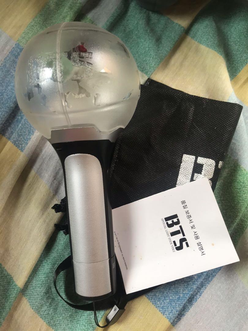 UNOFFICIAL Army Bomb Ver. 2 (Category: Vintage Collectibles) located in Dasmarinas. Submitted by decluttereli (Listing ID 1032145394, Image 2). Description: Good as new UNOFFICIAL Army Bomb for sale! Box is heavily damaged, but the light stick works well. You can ask me for more photos. RFS: Unofficial sya, and i’m not much of a BTS fan anymore :>.