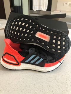 (Category: ) located in . Submitted by snkr_cllctr (Listing ID 1025863493, Image 1). Description: .