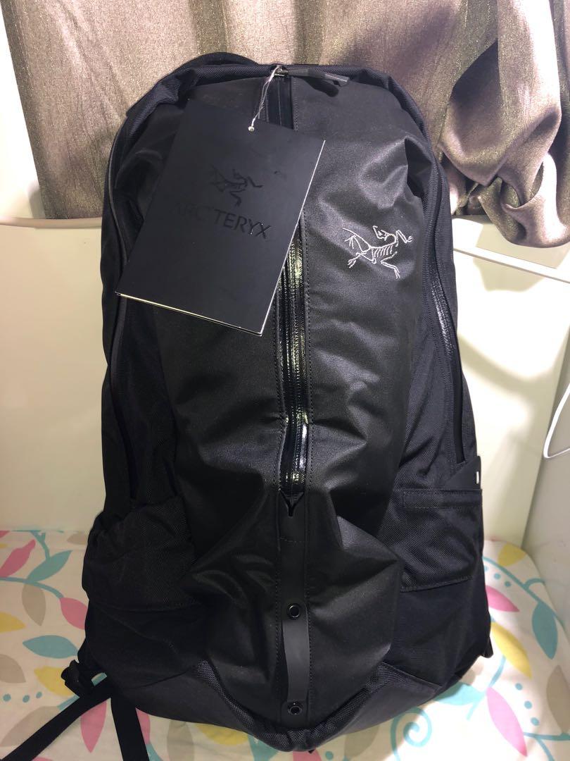 Arcteryx Arro 22L stealth black backpack Arc teryx