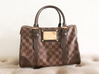 (Category: ) located in . Submitted by opulentluxe (Listing ID 1025882025, Image 1). Description: .