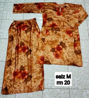 (Category: ) located in . Submitted by fzwardrobe (Listing ID 1025813946, Image 1). Description: .