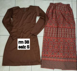 (Category: ) located in . Submitted by fzwardrobe (Listing ID 1025843011, Image 1). Description: .