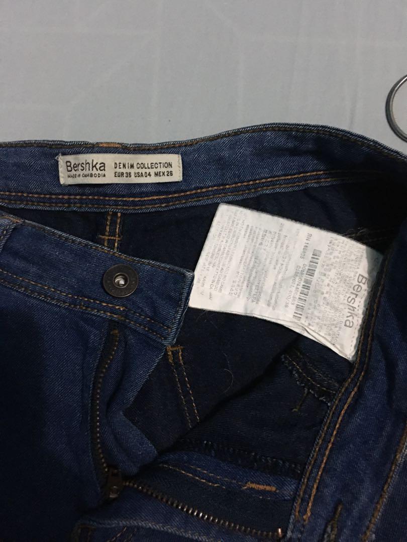 Bershka Denim (Category: Other Bottoms) located in Iligan City. Submitted by hello_imaliah (Listing ID 1025998000, Image 2). Description: .