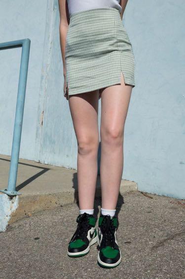Brandy Melville Pastel Green Cara Skirt, Women's Fashion, Bottoms, Skirts  on Carousell
