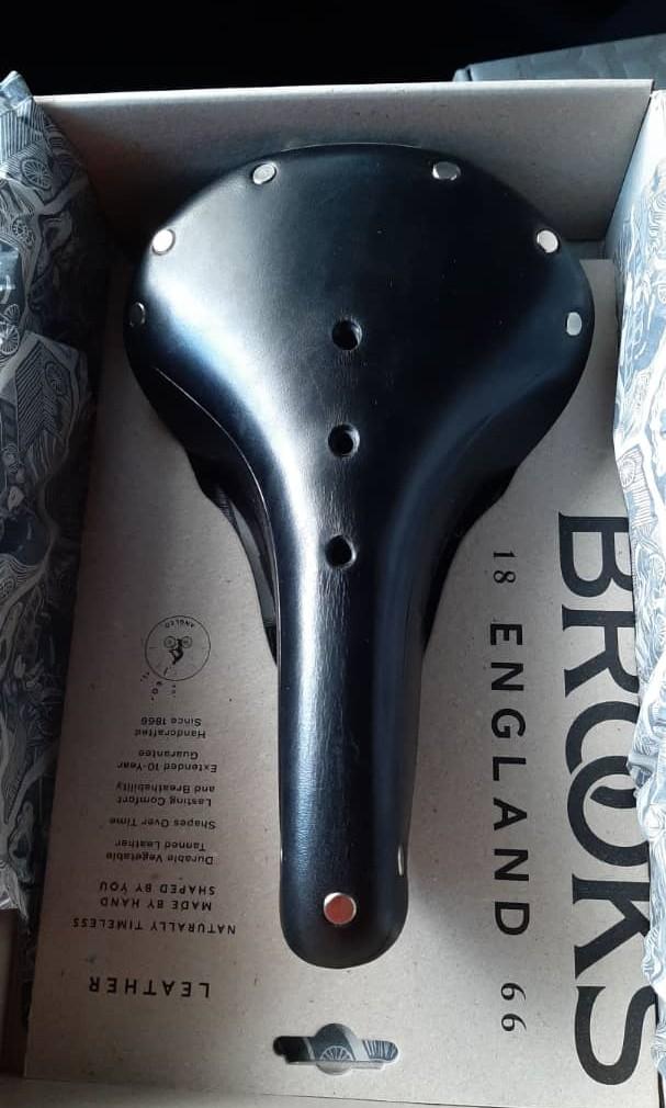 brooks b17 std
