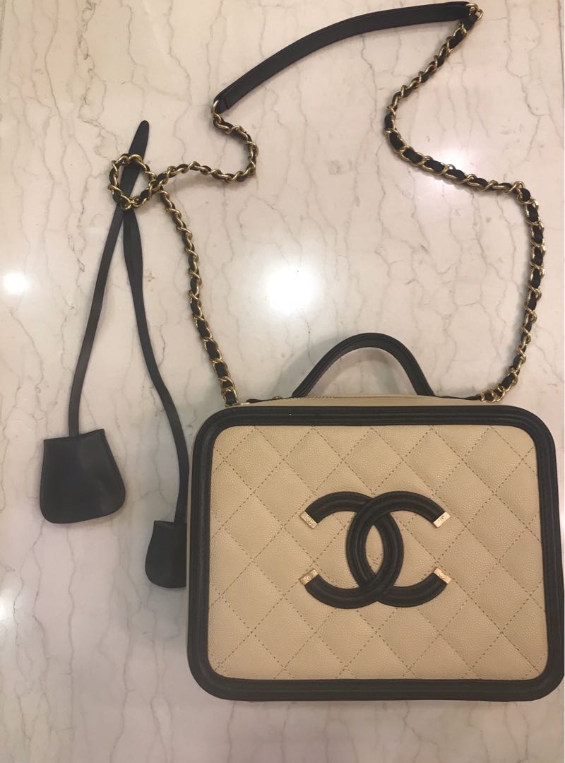 Chanel vanity clearance case nude